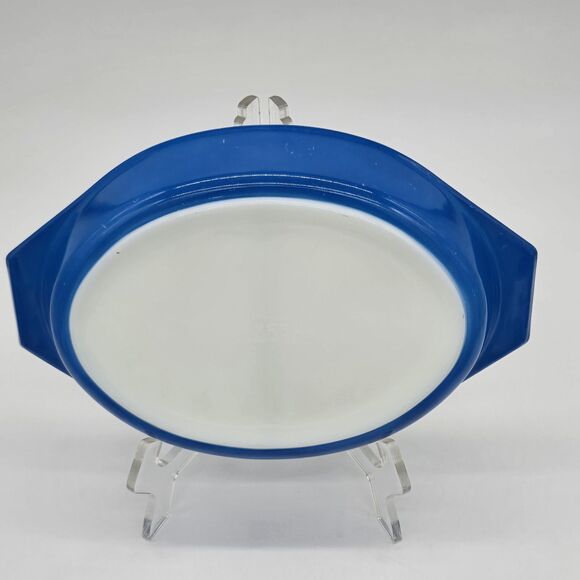 Vintage Pyrex 1 1/2 quart Divided Dish Primary Blue NO LID - Picture 4 of 7